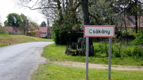 Csákány